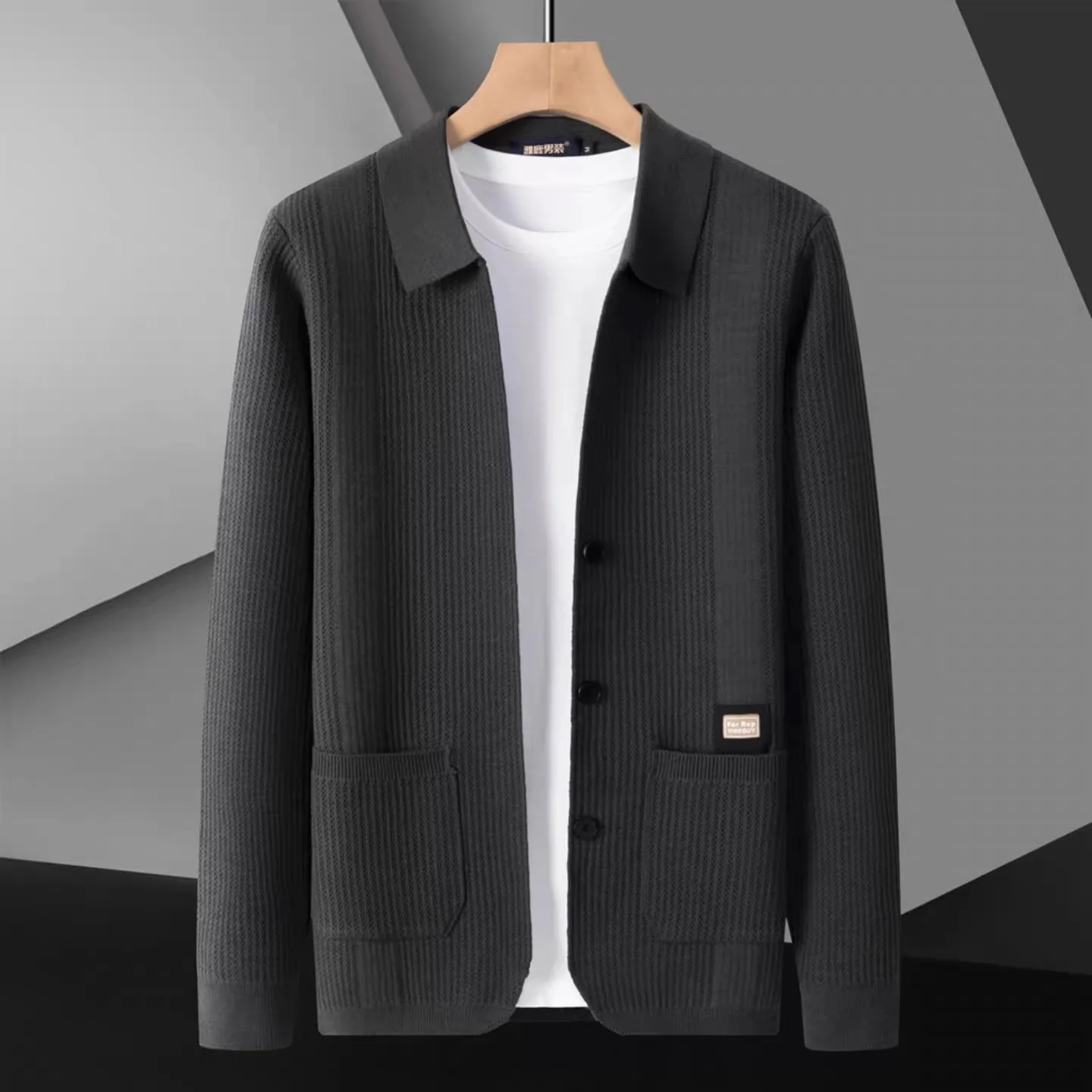 Trend letter embossed knitted men button cardigan high-end brand autumn new casual simple pocket solid color lapel sweater coat - Image 3